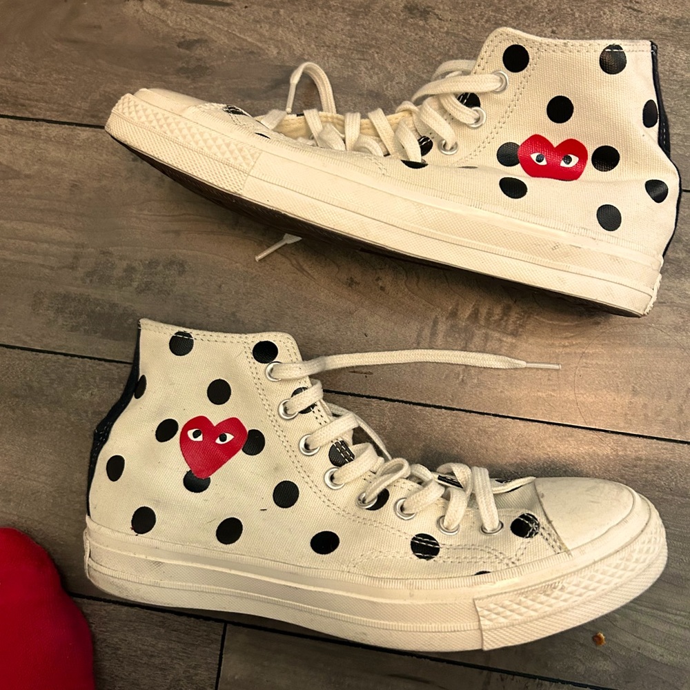 Used converse shoes
